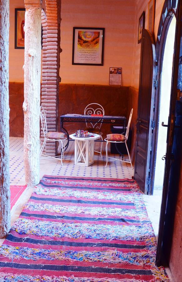 ホテル Latifa House Sbiti エクステリア 写真