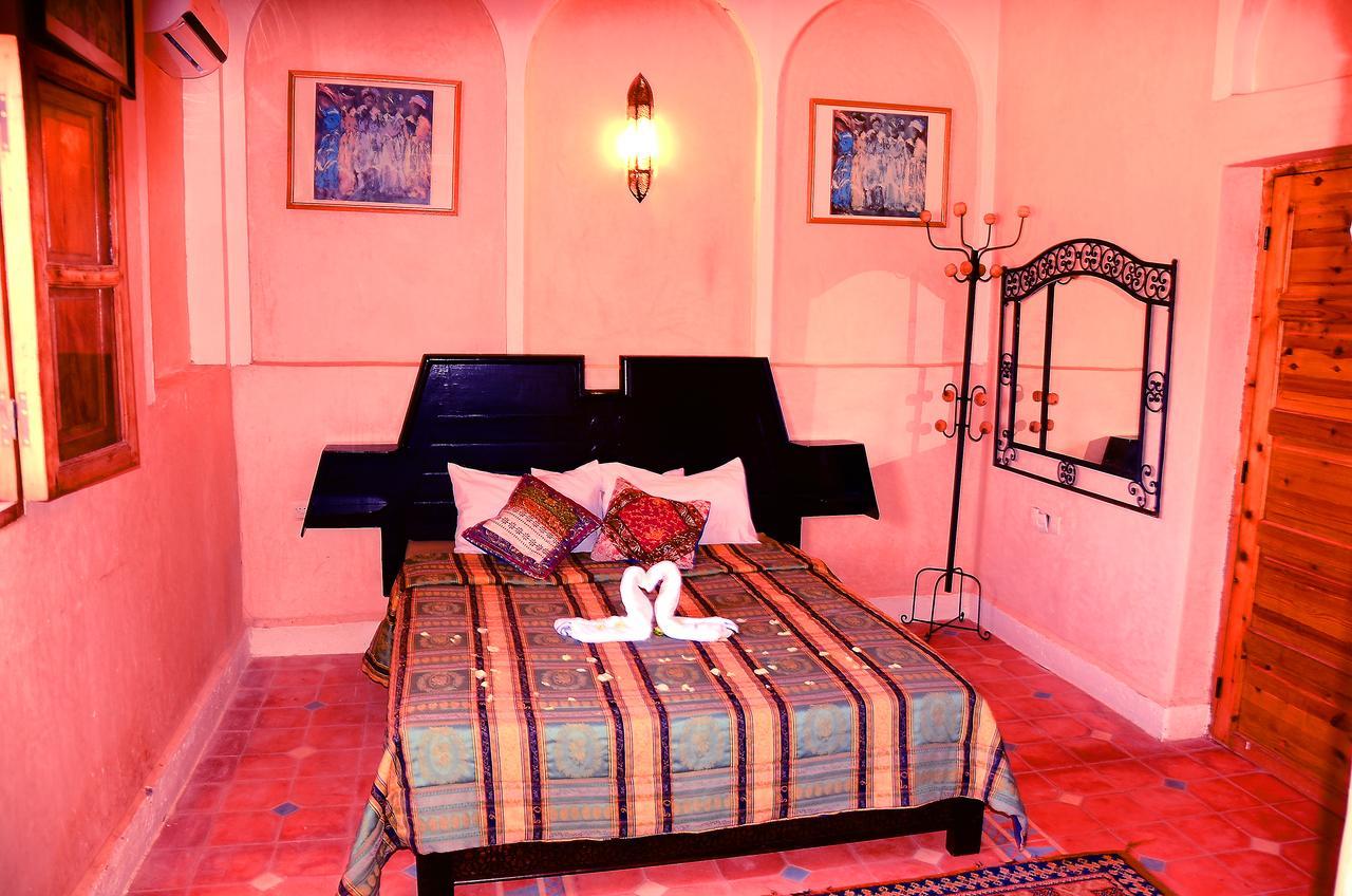 ホテル Latifa House Sbiti エクステリア 写真